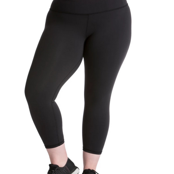 Lola Getts - Capri Flare Leggings - Picture 2 of 2